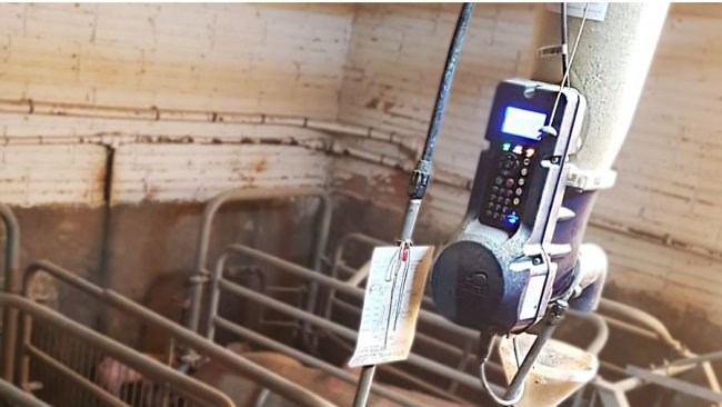 Foto 2. Sistema eletrônico de alimentação a seco.