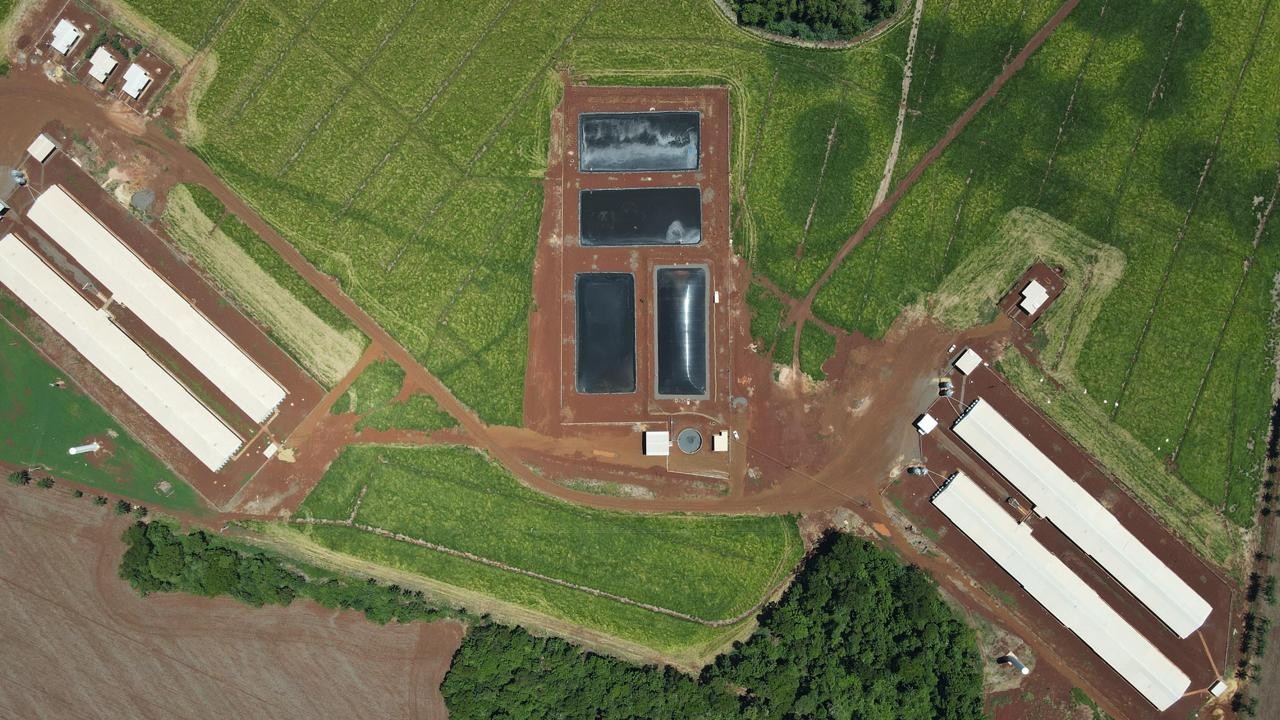 Na suinocultura, cerca de 46% das propriedades integradas de suínos com potencial para a tecnologia já contam com biodigestores. Fonte: Divulgação JBS