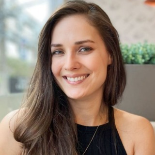 PRISCILA BERNHARD